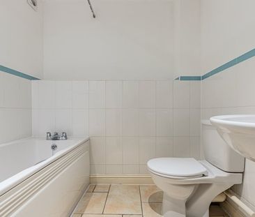 Larkspur Grove, Witney - Photo 1