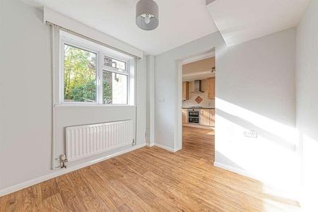 Brook Close, Wokingham, RG41 - Photo 2