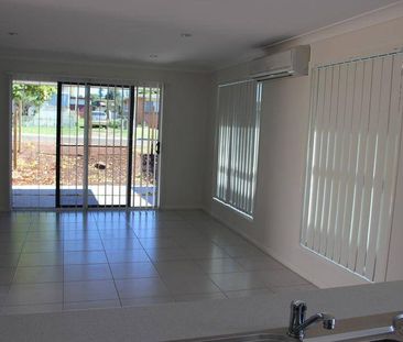 Luxury in low-maintenance living! - Photo 3