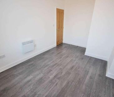 Railway Road, Leigh, WN7 - Photo 1