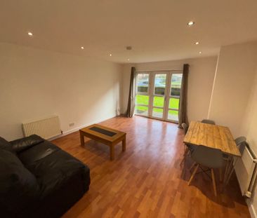 Whitehill Place, Glasgow, G31 2BB - Photo 1