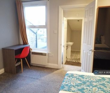 5 bedroom end of terrace house to rent - Photo 4