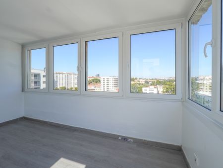 Apartamento T2+1 com Amplo Terraço(150m2) e Vista Mar 360º em Oeiras - Photo 5