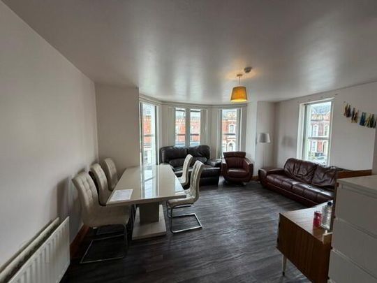 Flat 6-12 Ashley Avenue, Belfast, BT9 7BT - Photo 1