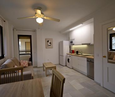 Encantador Piso Reformado en La Carihuela en urbanización con Pisci... - Photo 3