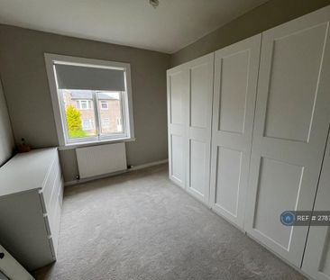 3 bedroom flat to rent - Photo 3