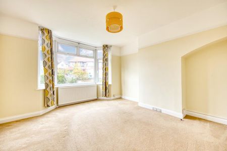 4 bedroom semi-detached house to rent - Photo 2