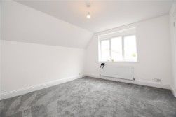 3 Bed Property To Rent - Photo 3