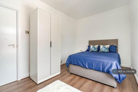 1 bedroom in a house share to rent - Photo 5