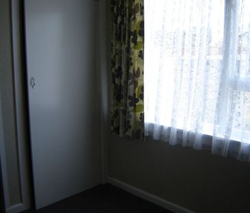 Character on England!! - Photo 1