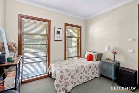 Luxury Home in Yarralumla! - Photo 3