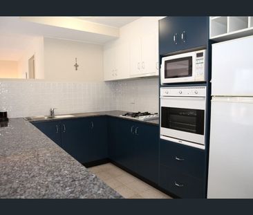 Walk to Beach - 2 Bedroom Furnished Apartment - Photo 5