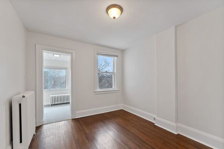 For Lease - 145 Glengrove Avenue, Toronto, Ontario - Photo 4