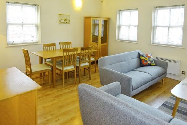 2 bedroom flat to rent - Photo 1