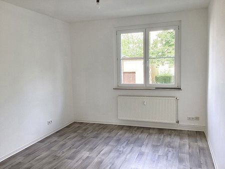 3,5-Zimmer, Tageslichtbad + Balkon - Photo 2