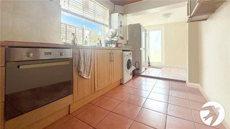 3 bedroom terraced house to rent - Photo 3