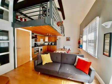 STUNNING - 1 BED DUPLEX - £1450 per month​​​​​​​​​​​​ - Photo 2