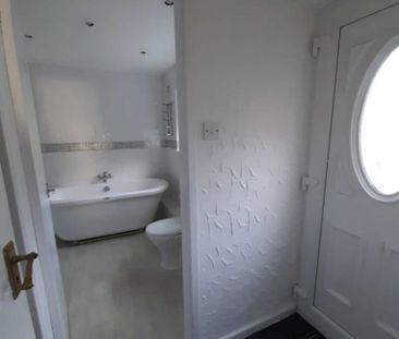 3 bedroom terraced house to rent - Photo 6