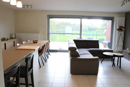 Gelijkvloers appartement met 1 kamer, bureau en tuin - Photo 2