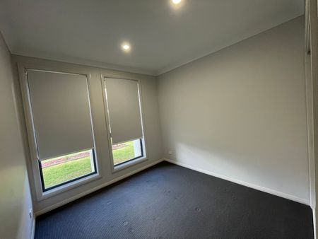 3 Bedroom home in Lovely Largs! - Photo 2
