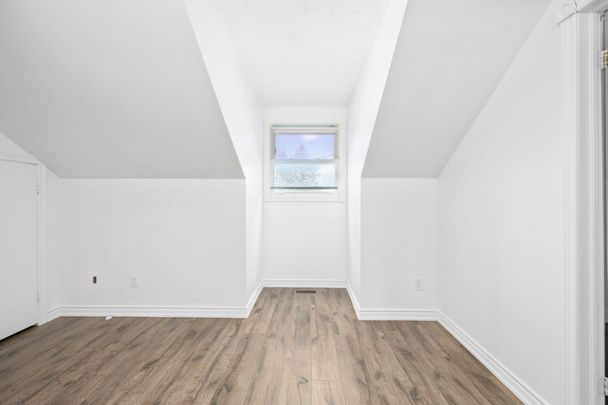 For Lease - 1 Grovepark Street, Richmond Hill, Ontario - Photo 1