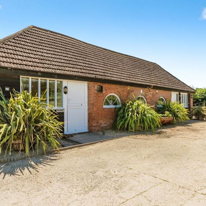 2 bedroom semi-detached house to rent - Photo 1