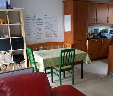 3 bedroom end of terrace house to rent - Photo 2