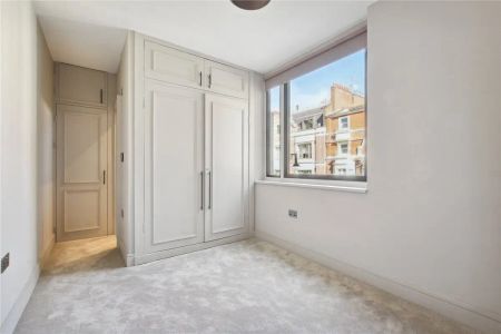 4 bedroom flat in 32-34 Hill Street - Photo 4