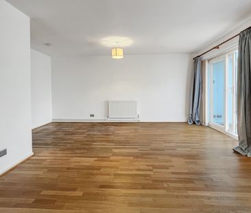 A well presented and spacious 3 bedroom terraced home, with garage,... - Photo 1