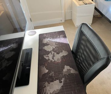 Room 4, Willowbrook, Great George Street, Godalming - Photo 6