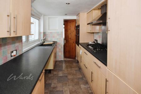 3 bedroom terraced house to rent - Photo 2