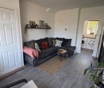 2 bedroom semi-detached house to rent - Photo 2