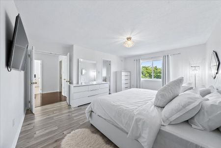 For Lease - 76 Blackburn Drive, Brantford, Ontario - Photo 5