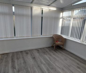 3 bedroom end of terrace house to rent - Photo 1