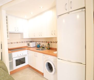 Apartamento con patio en La Mata - Photo 3