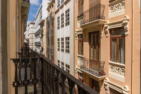 Plaça Xiquets de Sant Vicent, Valencia, Valencian Community 46002 - Photo 2