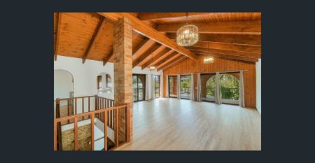 RENOVATED TWO STORY DUAL LIVING HOME IN THE HEART OF COOLANGATTA - Photo 2