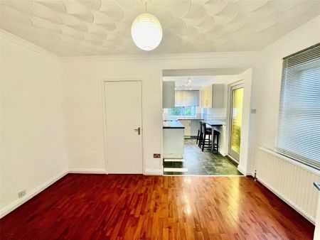 3 bedroom semi-detached house to rent - Photo 2