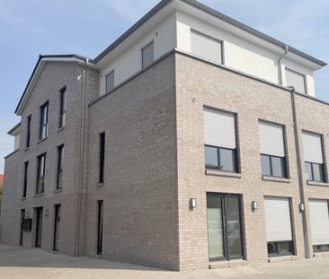 Neuwertige 2-Zimmer-Dachgeschosswohnung mit großer Dachterrasse in ... - Foto 1