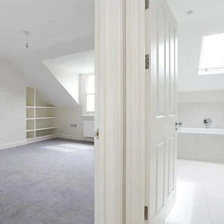 5 bedroom house in South Hill Park - Photo 4