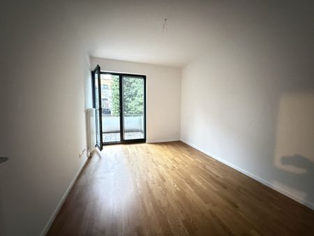 Großzügig geschnittene Familienwohnung mit Terrasse und Balkon ***EBK***GästeWC mit Dusche*** - Photo 5