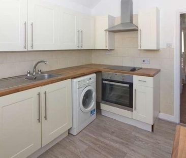 Wolverton - Spacious Bedorom Duplex Maisonette, MK12 - Photo 1