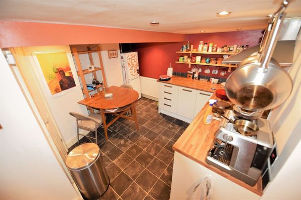 2 bedroom House in Thornville View, Leeds - Photo 1