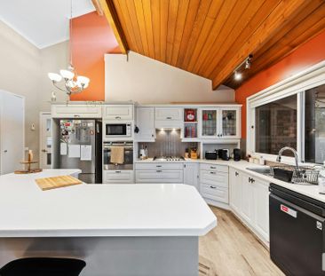Spacious Family Home in Prime Newborough Location! - Photo 4