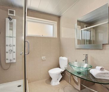 Light-Filled 1-Bedroom Gem in the Heart of Armadale - Photo 5