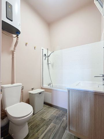 Appartement à louer - REIMS HYPER CENTRE - RUE DE VESLE - Photo 5