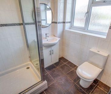 Howards Grove - Photo 2