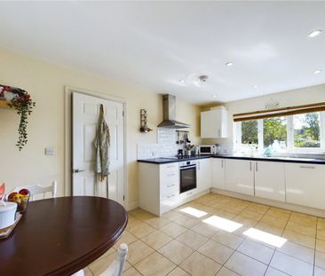 Royal Avenue, Calcot, Reading, Berkshire, RG31 - Photo 3