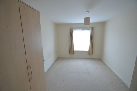 2 bedroom Apartment - MERRIFIELD COURT, WELWYN GARDEN CITY. - Photo 3