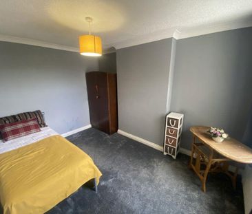 1 bedroom in a house share to rent - Photo 4